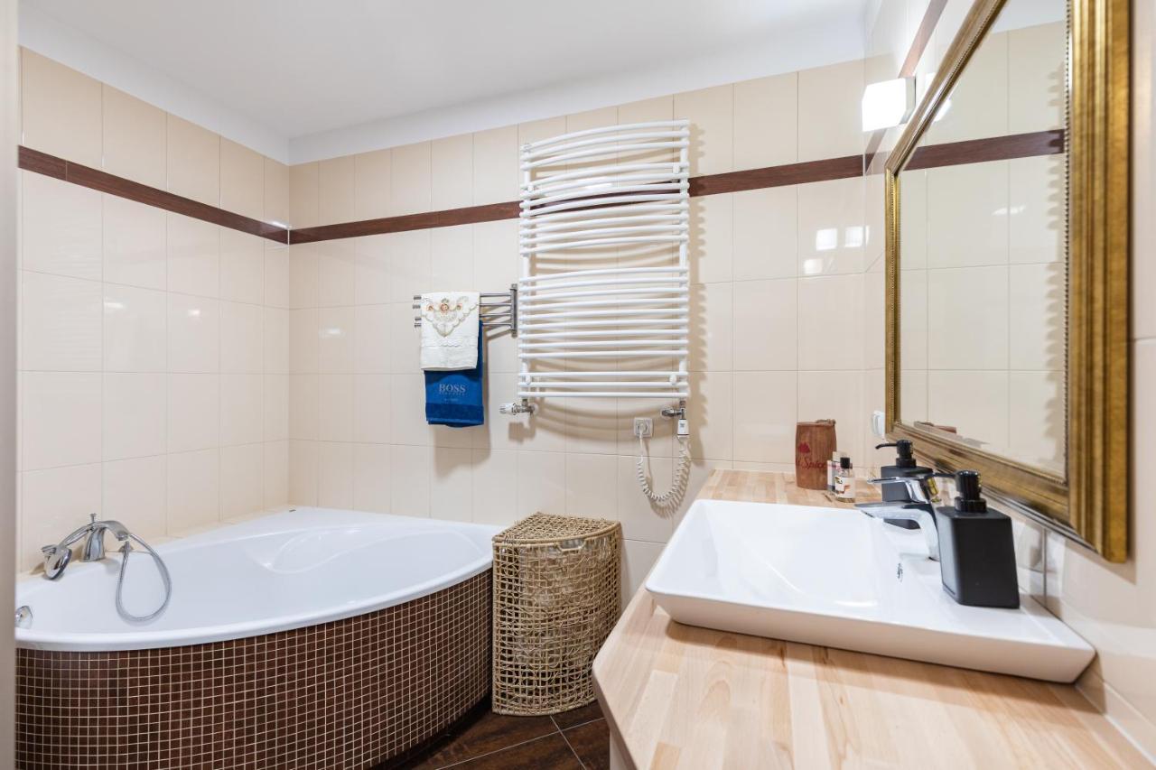Ferienwohnung Superapart Wilanowska 7, "Pet-Friendly With Elevator & Parking" Warschau Exterior foto